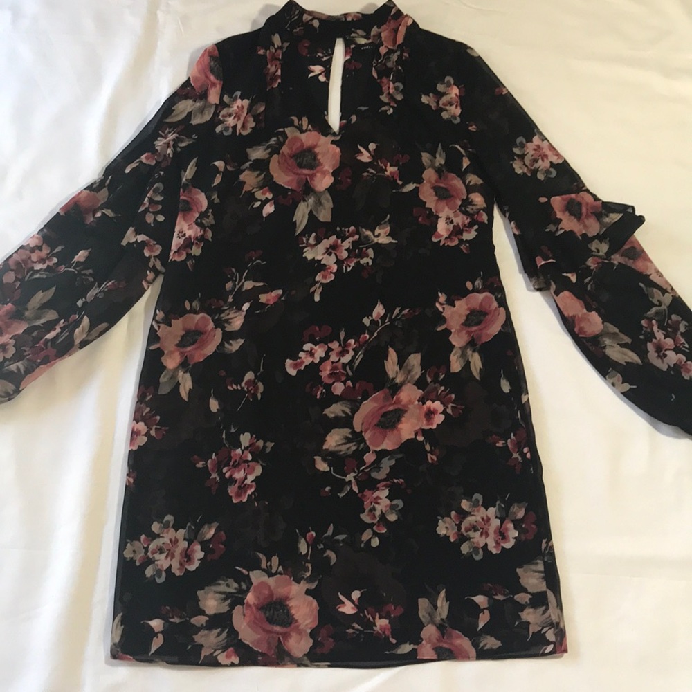 Floral Cutout White House Black Market Dress